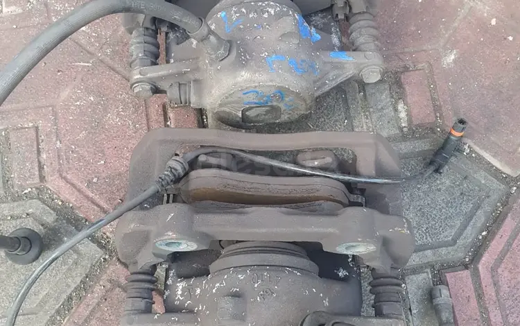 Суппорта на мерседес за 3 000 тг. в Алматы