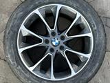 Диски летней резиной на BMW X5 за 220 000 тг. в Алматы – фото 3