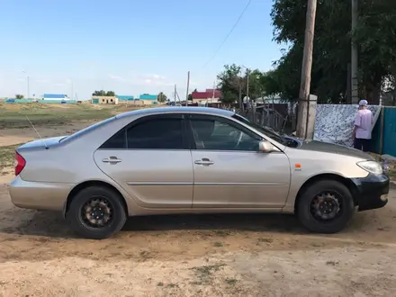 Toyota Camry 2003 года за 3 300 000 тг. в Атырау – фото 9