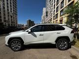 Toyota RAV4 2021 года за 20 999 999 тг. в Астана – фото 4