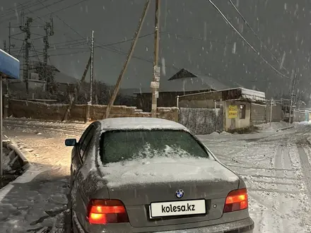 BMW 528 1996 года за 2 000 000 тг. в Шымкент – фото 2