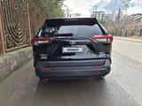 Toyota RAV4 2020 года за 9 900 000 тг. в Тбилиси – фото 4