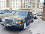 Mercedes-Benz E 200 1992 года за 1 099 000 тг. в Астана – фото 2