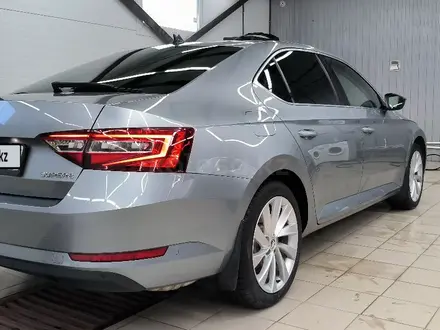 Skoda Superb 2019 года за 16 000 000 тг. в Уральск – фото 3