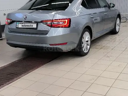 Skoda Superb 2019 года за 16 000 000 тг. в Уральск – фото 4