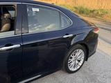 Toyota Camry 2018 годаүшін13 750 000 тг. в Шымкент – фото 5
