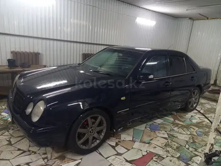 Mercedes-Benz E 320 1998 года за 2 700 000 тг. в Аральск – фото 5