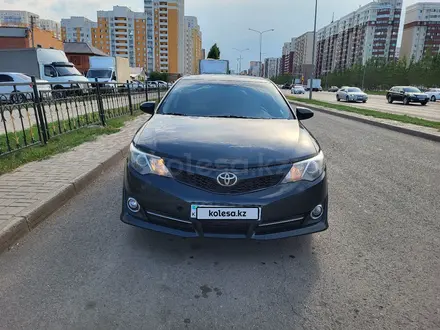 Toyota Camry 2014 года за 8 000 000 тг. в Караганда – фото 2