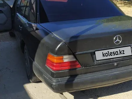 Mercedes-Benz E 230 1988 года за 800 000 тг. в Аксукент – фото 3