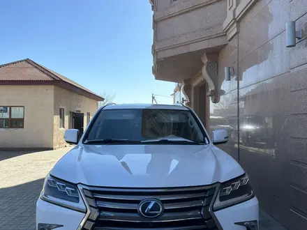 Lexus LX 570 2016 года за 38 000 000 тг. в Астана