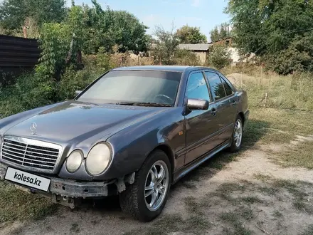 Mercedes-Benz E 230 1996 года за 2 200 000 тг. в Семей