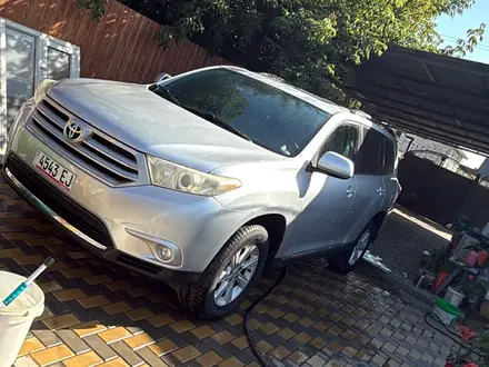 Toyota Highlander 2011 года за 9 500 000 тг. в Атырау