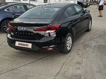 Hyundai Elantra 2019 года за 5 200 000 тг. в Актобе – фото 4