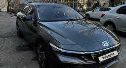 Hyundai Elantra 2023 годаfor11 400 000 тг. в Алматы – фото 2