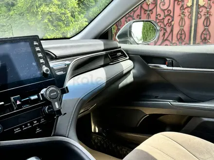 Toyota Camry 2023 года за 15 500 000 тг. в Алматы – фото 10