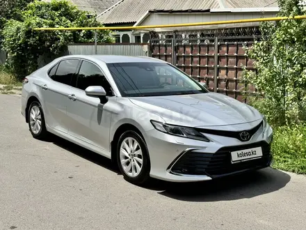 Toyota Camry 2023 года за 15 500 000 тг. в Алматы – фото 7