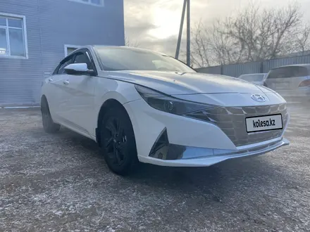 Hyundai Elantra 2021 года за 9 500 000 тг. в Астана