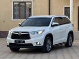 Toyota Highlander 2015 года за 13 000 000 тг. в Алматы