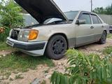 Mercedes-Benz E 200 1993 года за 950 000 тг. в Алматы