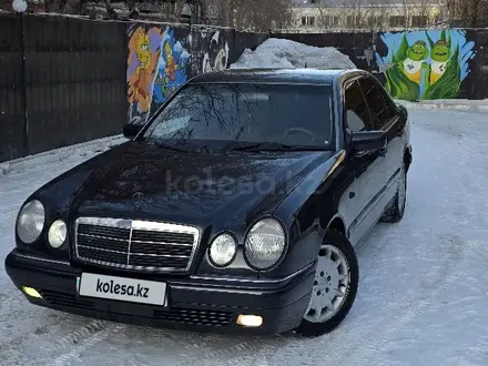 Mercedes-Benz E 240 1998 года за 2 800 000 тг. в Караганда – фото 2