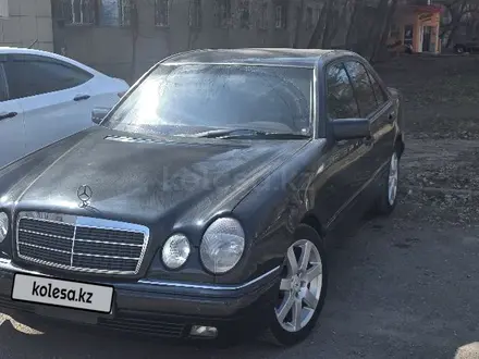 Mercedes-Benz E 240 1998 года за 2 800 000 тг. в Караганда – фото 11