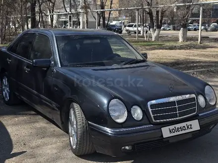 Mercedes-Benz E 240 1998 года за 2 800 000 тг. в Караганда – фото 10