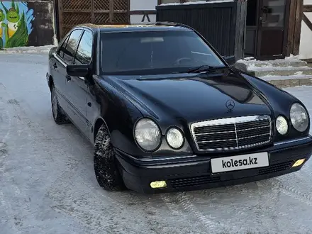 Mercedes-Benz E 240 1998 года за 2 800 000 тг. в Караганда