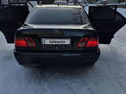 Mercedes-Benz E 240 1998 года за 2 800 000 тг. в Караганда – фото 4