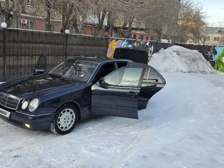 Mercedes-Benz E 240 1998 года за 2 800 000 тг. в Караганда – фото 6