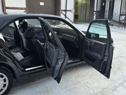 Mercedes-Benz E 240 1998 года за 2 800 000 тг. в Караганда – фото 8