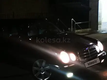 Mercedes-Benz E 240 1998 года за 2 800 000 тг. в Караганда – фото 9