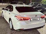 Toyota Camry 2019 годаfor13 750 000 тг. в Алматы – фото 4