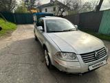 Volkswagen Passat 2005 годаfor2 000 000 тг. в Алматы – фото 3