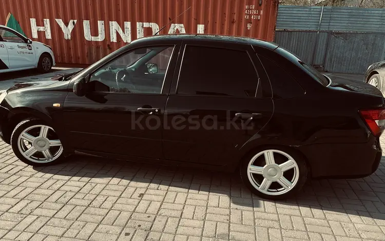 ВАЗ (Lada) Granta 2190 2014 годаүшін2 850 000 тг. в Актобе