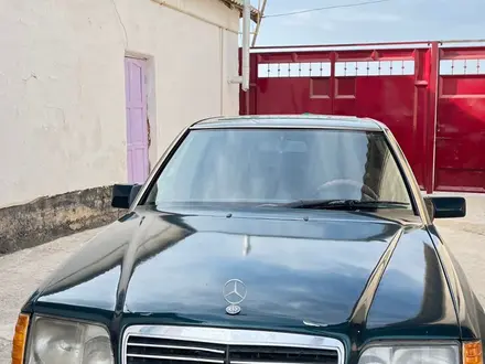 Mercedes-Benz E 220 1993 года за 1 400 000 тг. в Туркестан – фото 4