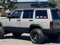 Jeep Cherokee 2000 г.