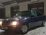 Mercedes-Benz E 220 1993 года за 2 100 000 тг. в Караганда – фото 5