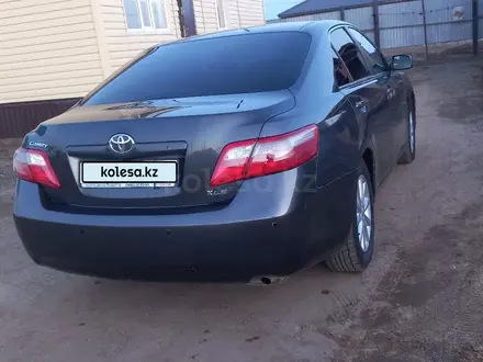 Toyota Camry 2007 года за 6 100 000 тг. в Актобе – фото 4