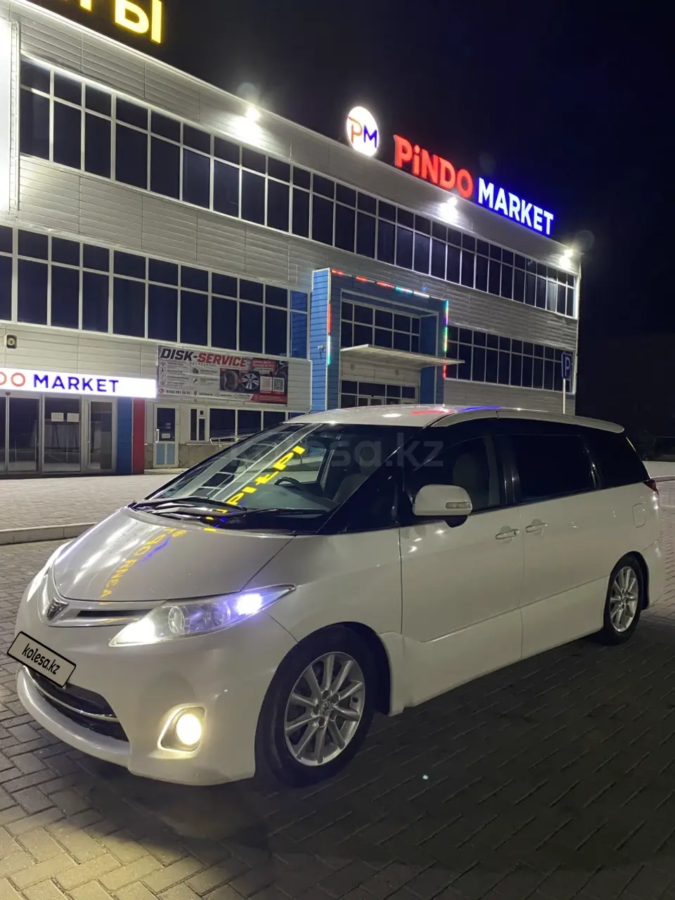 Toyota Estima, 2011