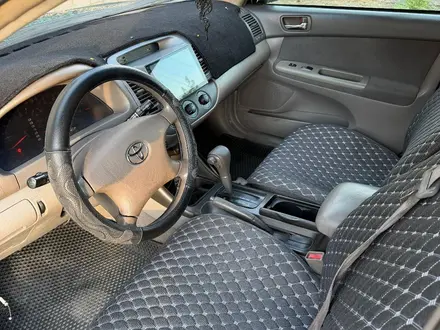 Toyota Camry 2005 года за 4 200 000 тг. в Семей – фото 8