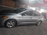 Hyundai Elantra 2017 годаfor7 300 000 тг. в Алматы – фото 3