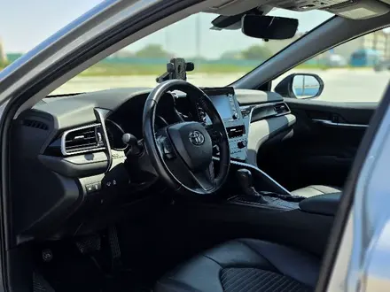 Toyota Camry 2022 года за 13 500 000 тг. в Актау – фото 4