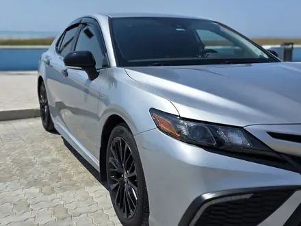 Toyota Camry 2022 года за 13 500 000 тг. в Актау – фото 9