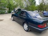 Mercedes-Benz E 280 1998 года за 3 100 000 тг. в Актобе