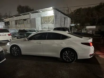 Lexus ES 300h 2022 года за 25 000 000 тг. в Алматы – фото 12