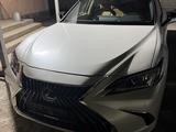 Lexus ES 300h 2025 года за 37 000 000 тг. в Алматы