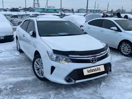 Toyota Camry 2015 года за 10 600 000 тг. в Шымкент – фото 3