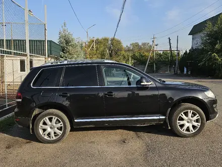 Volkswagen Touareg 2008 года за 6 900 000 тг. в Алматы – фото 3