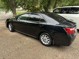 Toyota Camry 2013 года за 8 200 000 тг. в Актобе – фото 3