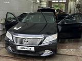 Toyota Camry 2013 года за 8 200 000 тг. в Актобе